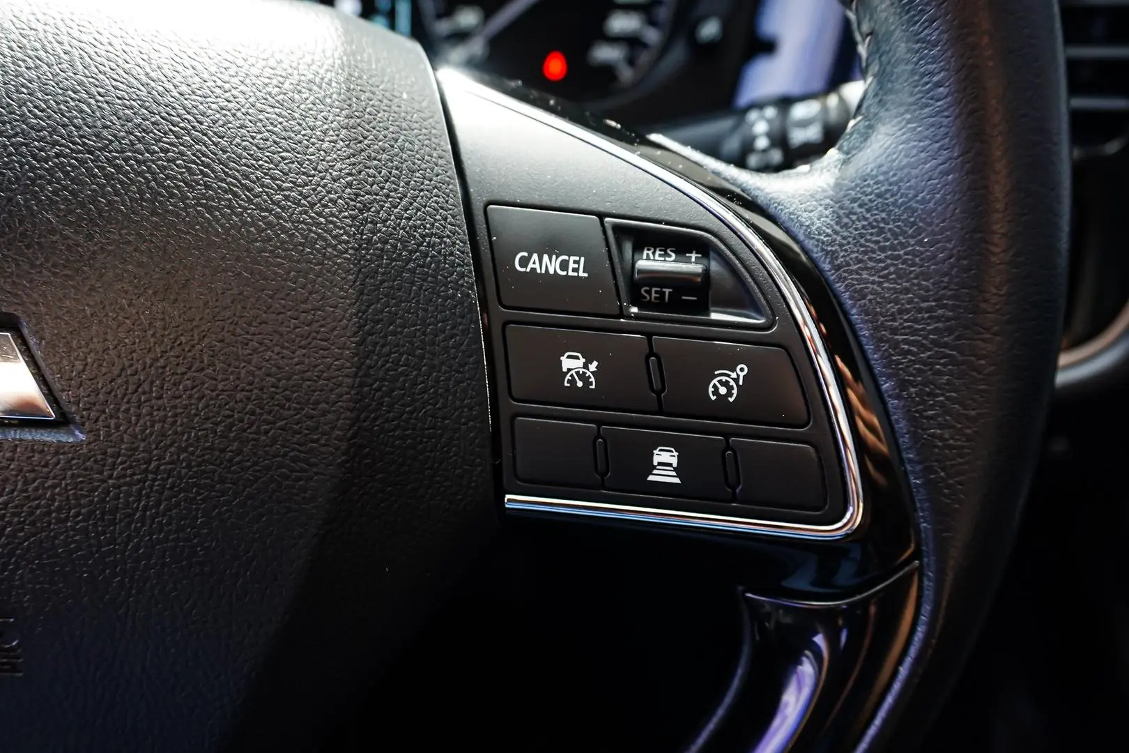 2020 Mitsubishi Outlander Gallery Image 19