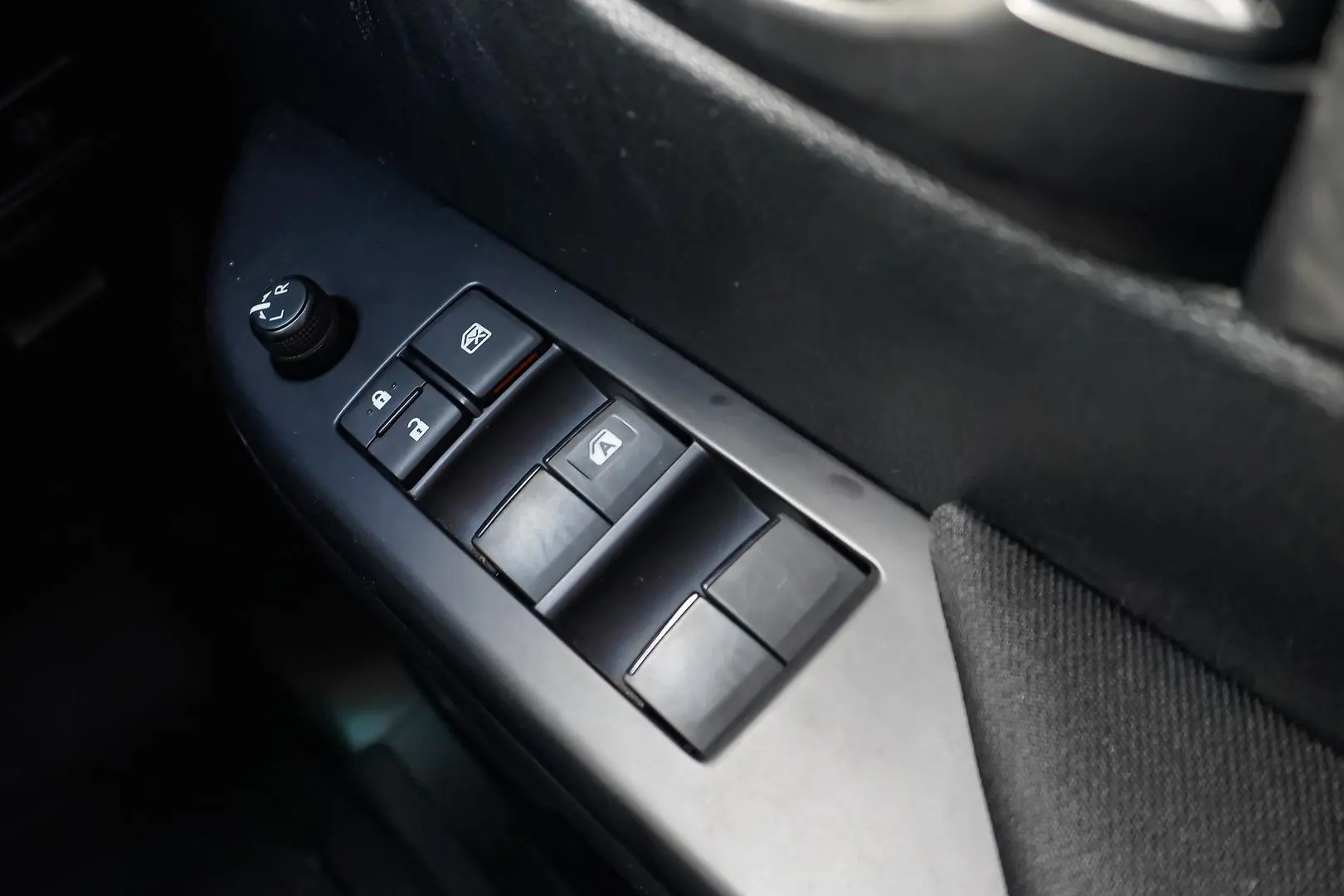2019 Toyota Hilux Gallery Image 19