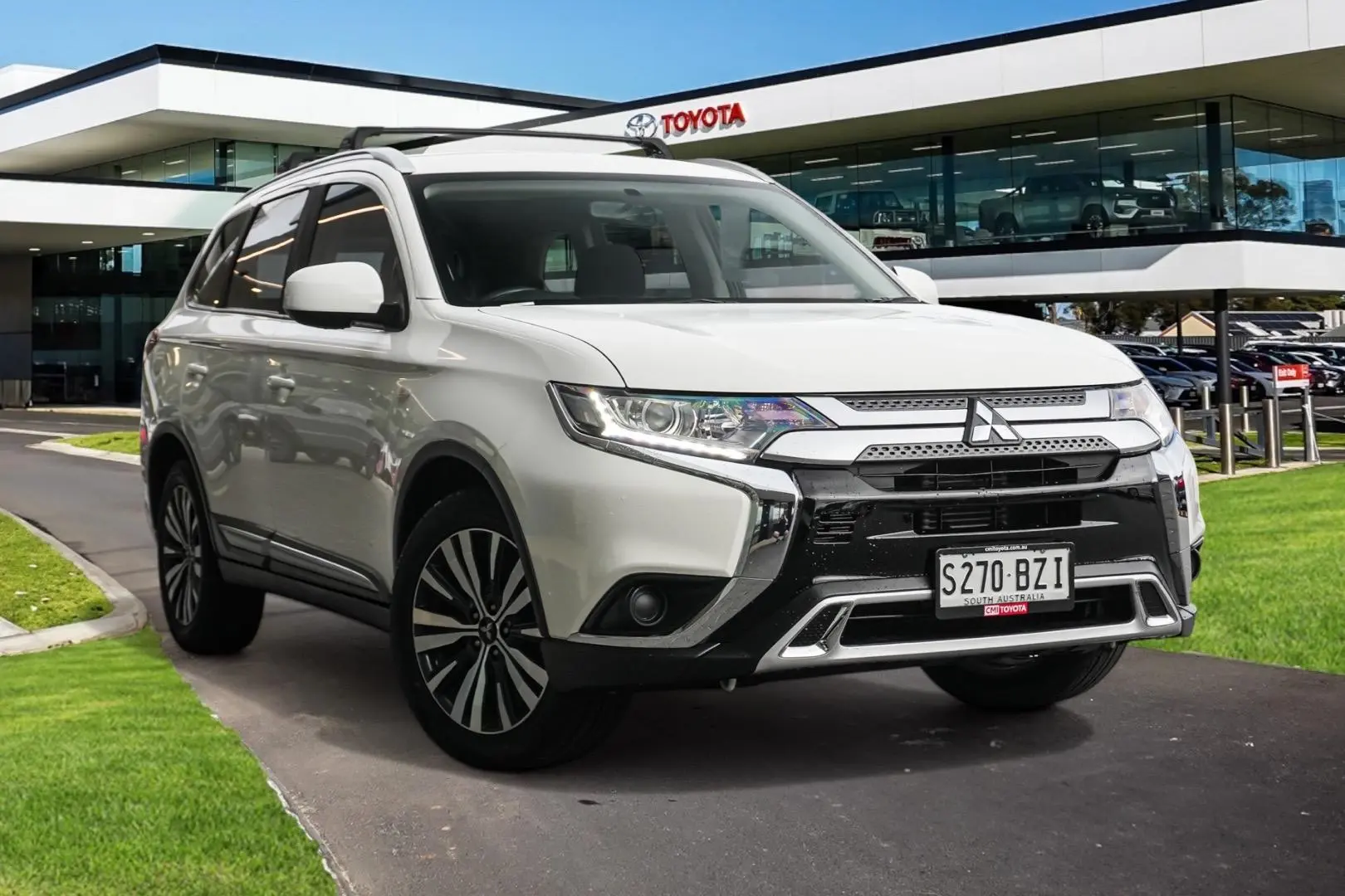 2019 Mitsubishi Outlander Image