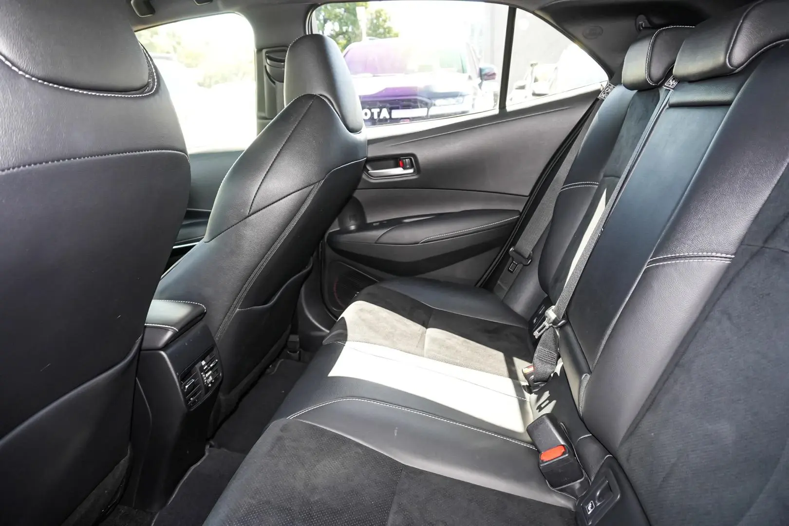 2020 Toyota Corolla Gallery Image 8