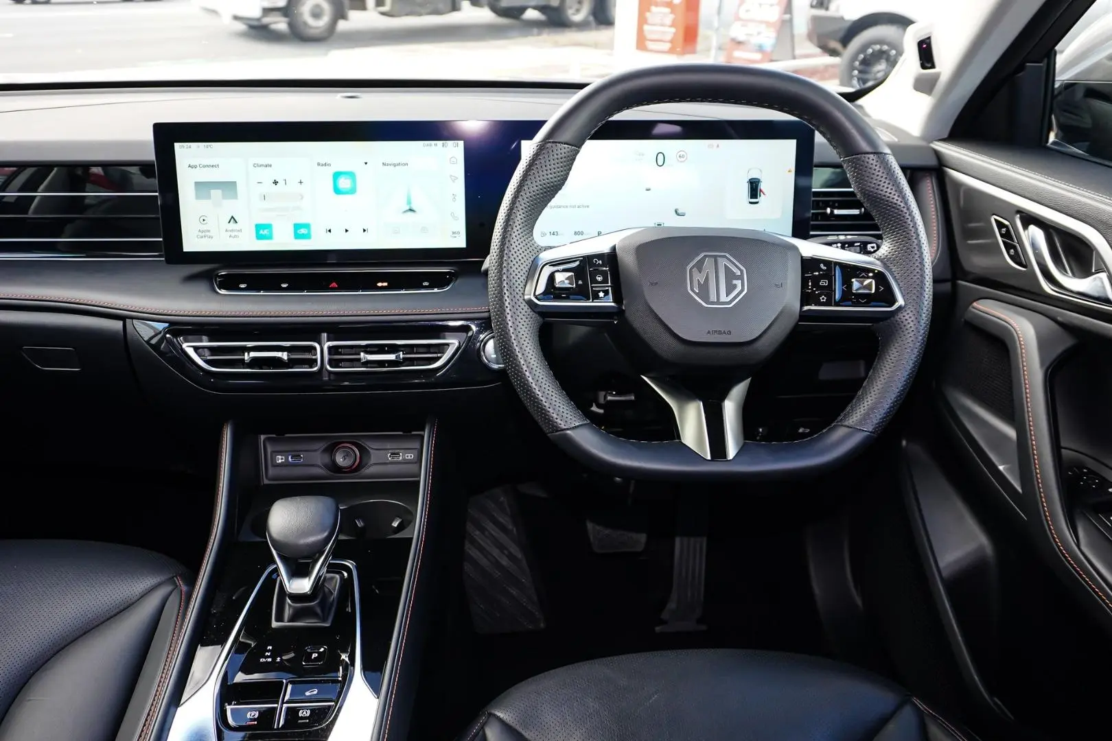 2024 MG HS Gallery Image 9