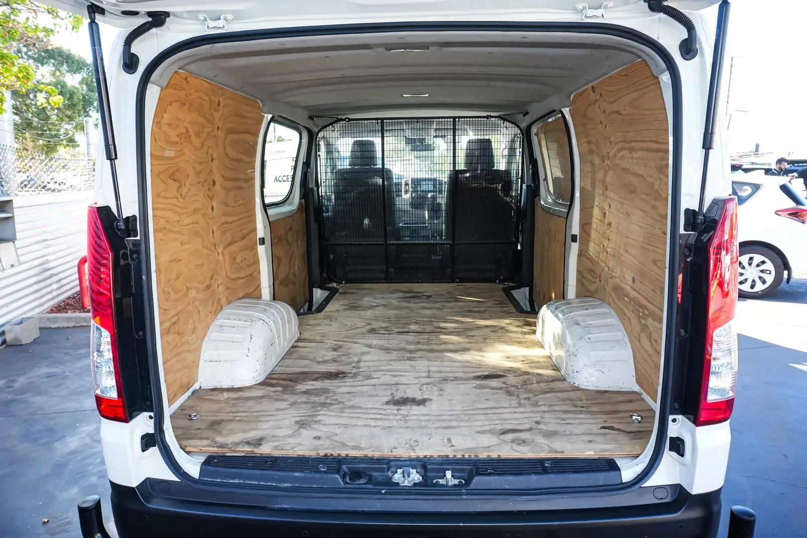 2022 Toyota Hiace Gallery Image 10