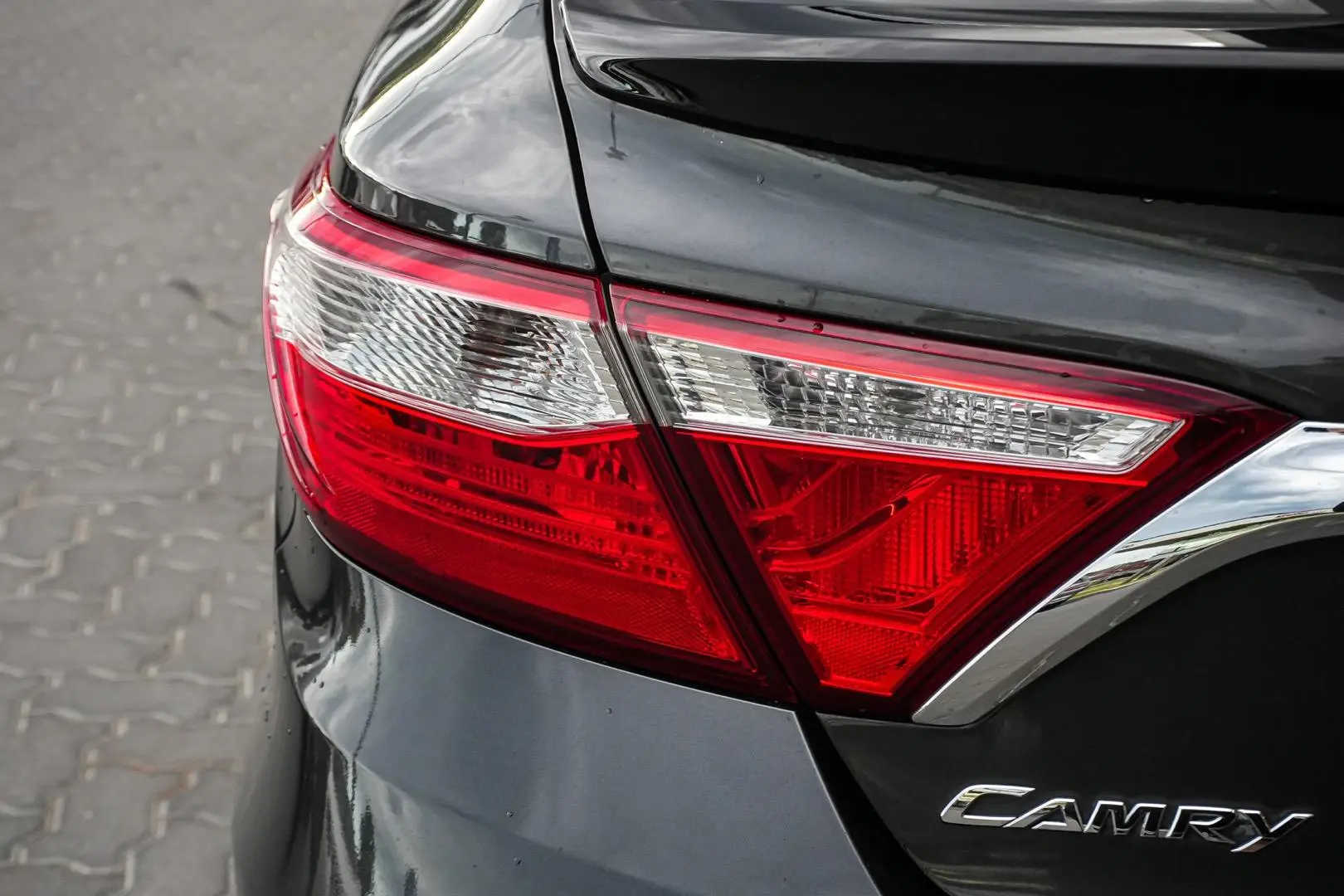 2017 Toyota Camry Gallery Image 14