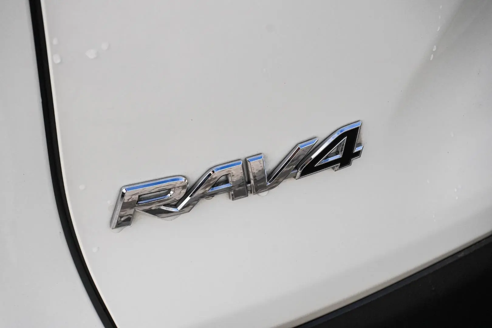 2020 Toyota RAV4 Gallery Image 15