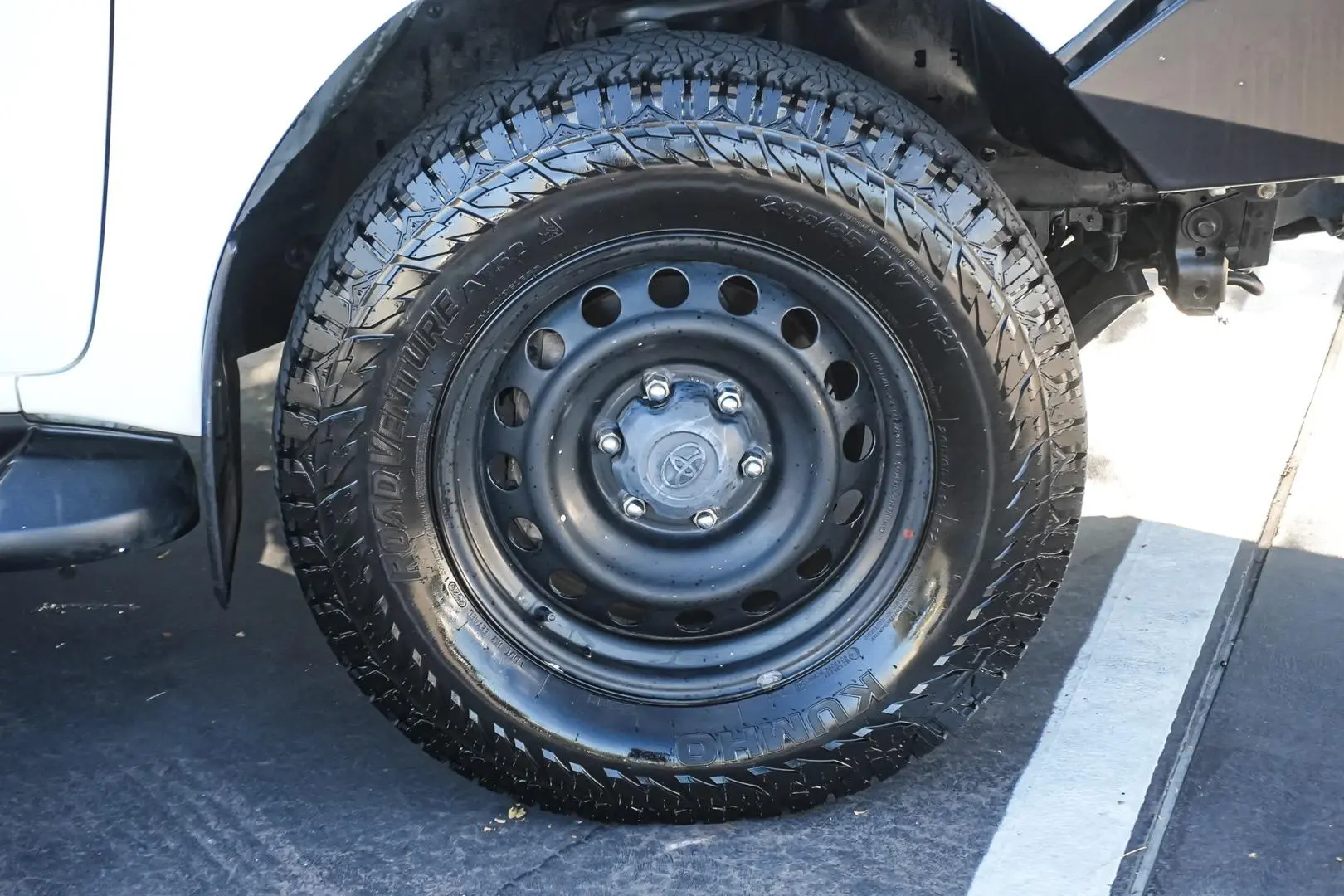 2018 Toyota Hilux Gallery Image 11