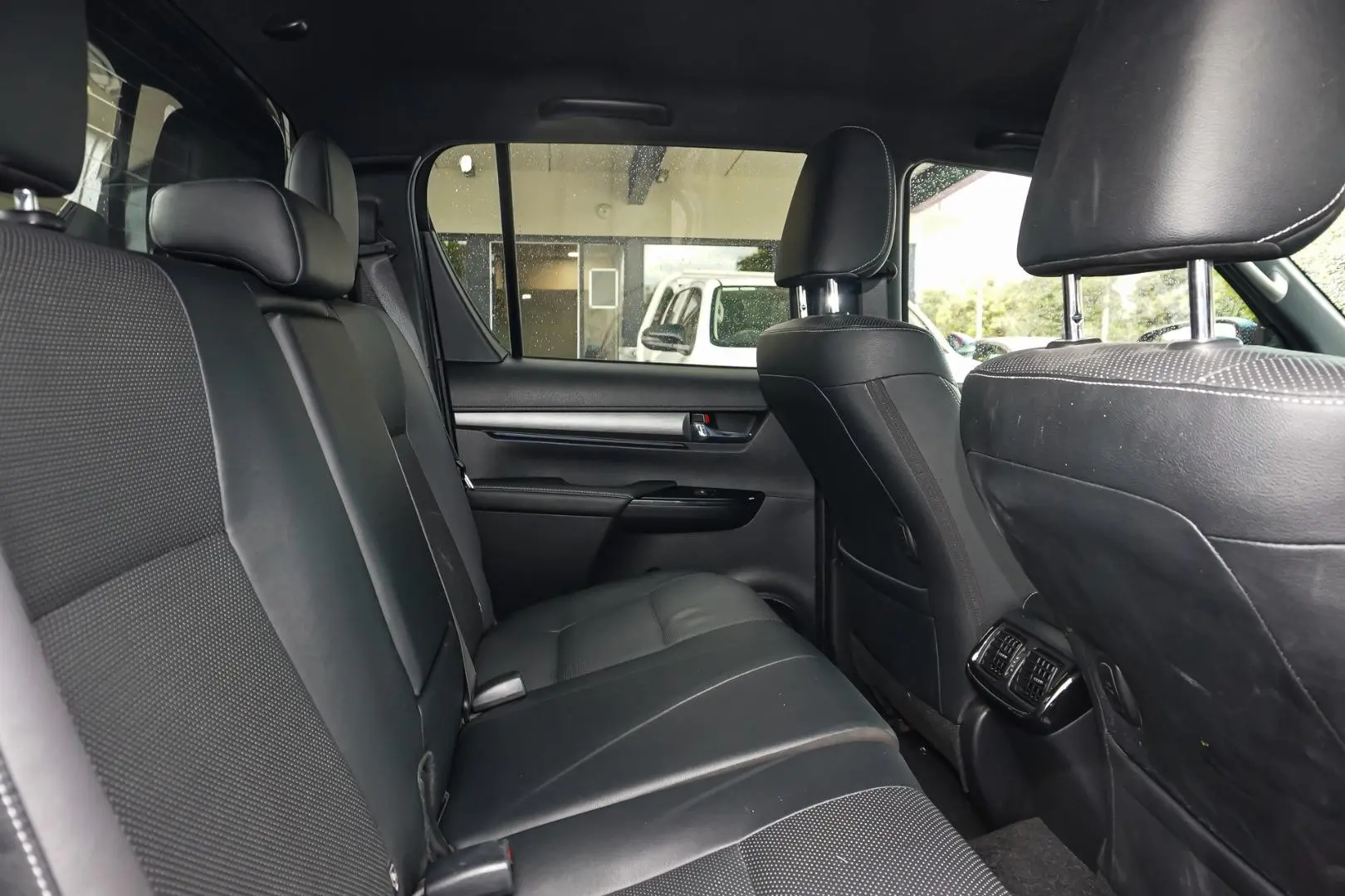 2022 Toyota Hilux Gallery Image 7