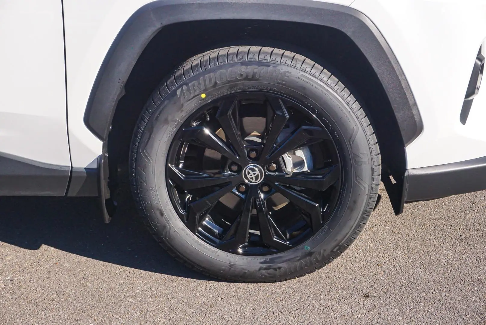 2022 Toyota RAV4 Gallery Image 13