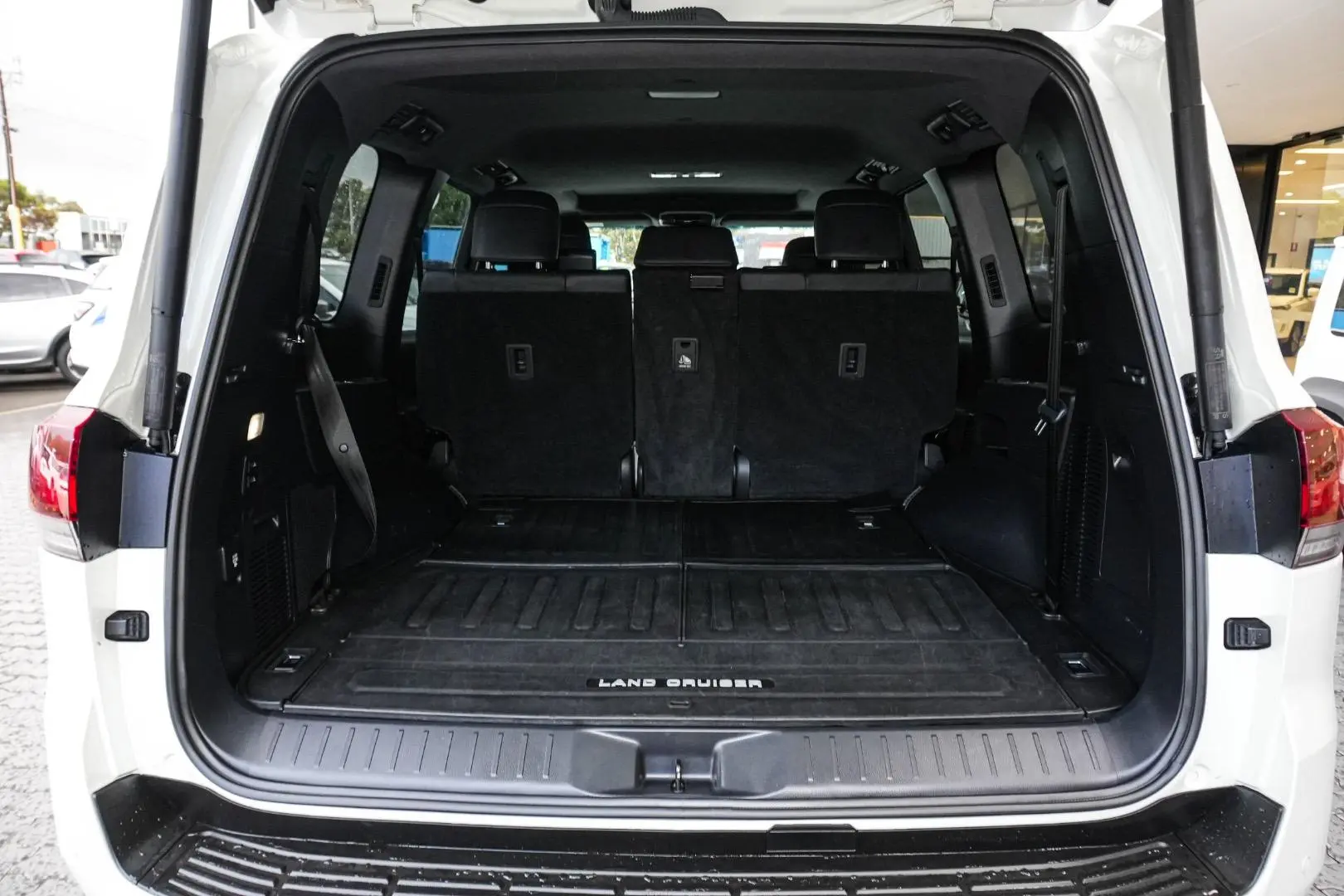 2023 Toyota Landcruiser Gallery Image 11