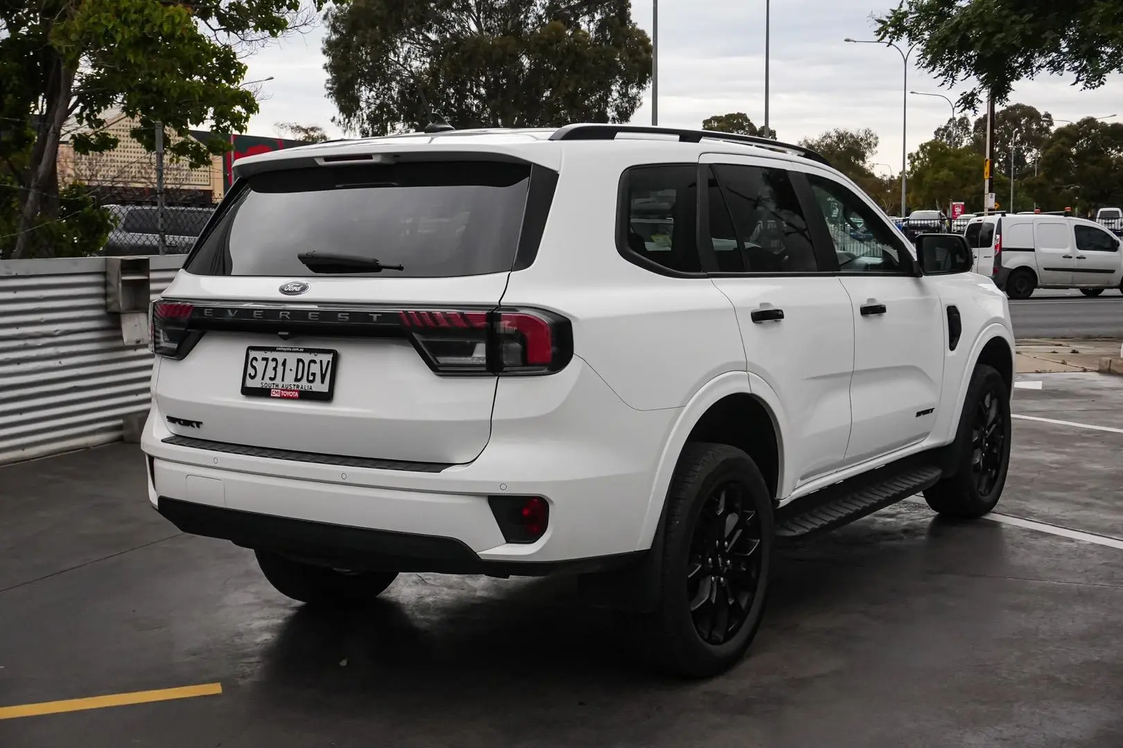2024 Ford Everest Gallery Image 2