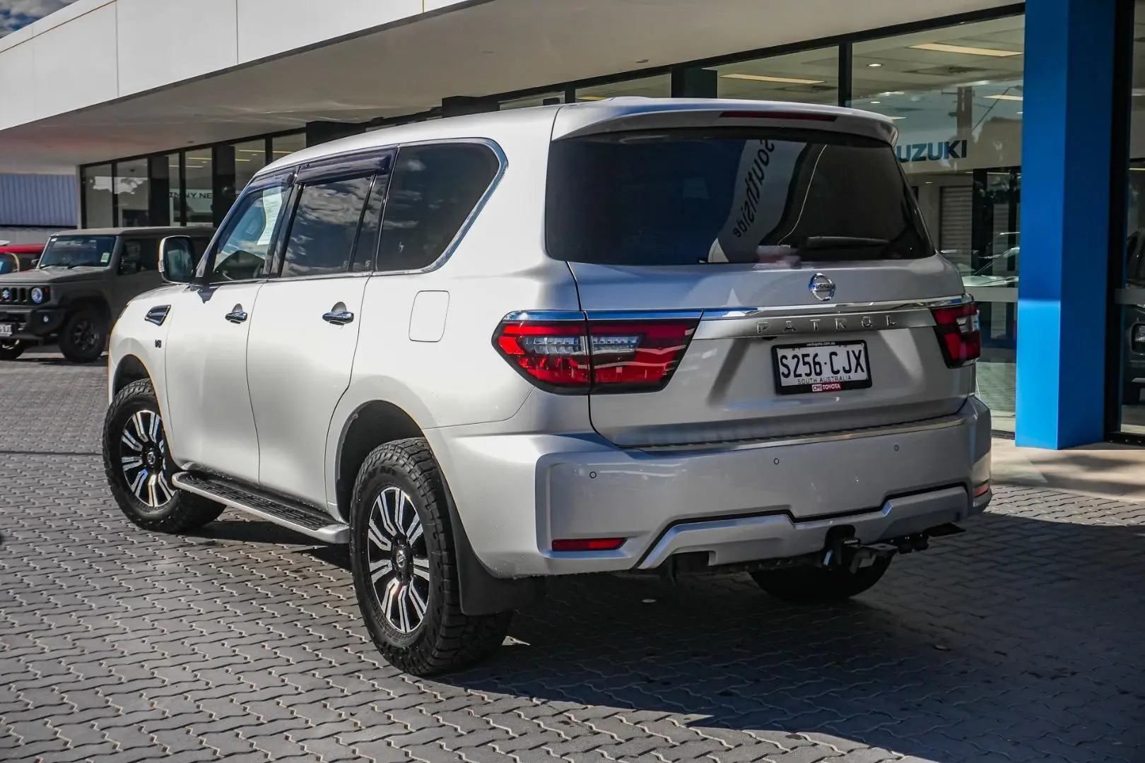 2021 Nissan Patrol Gallery Image 3