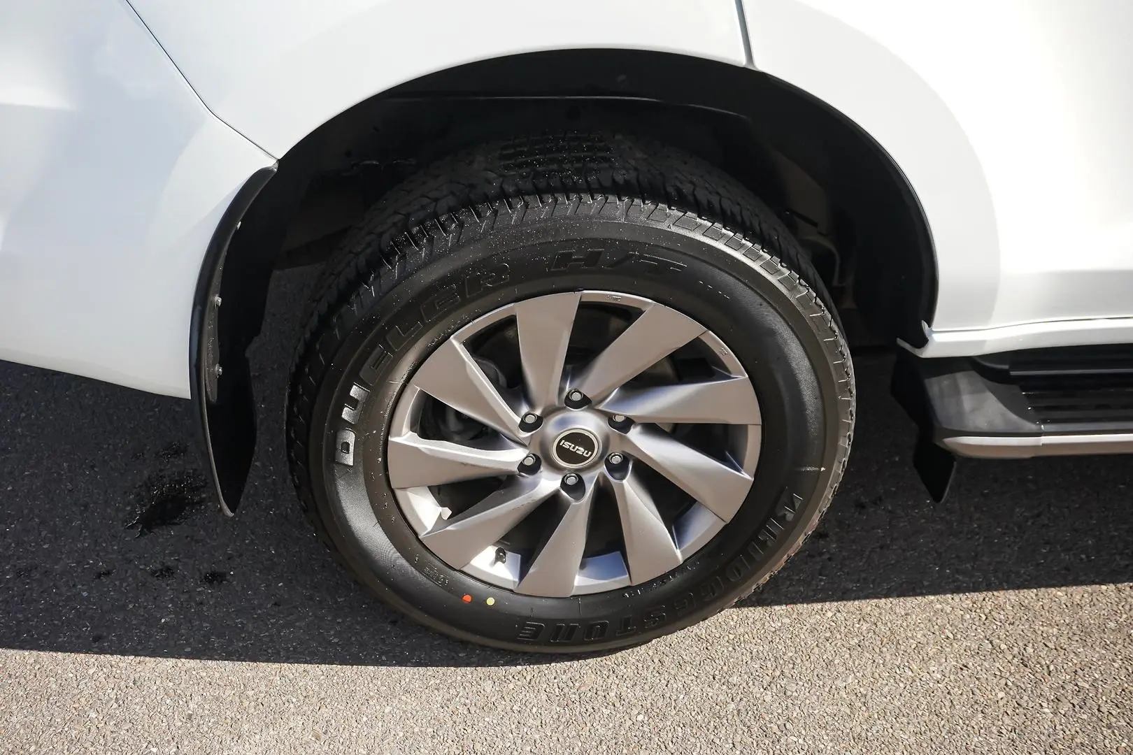 2021 Isuzu MU-X Gallery Image 18