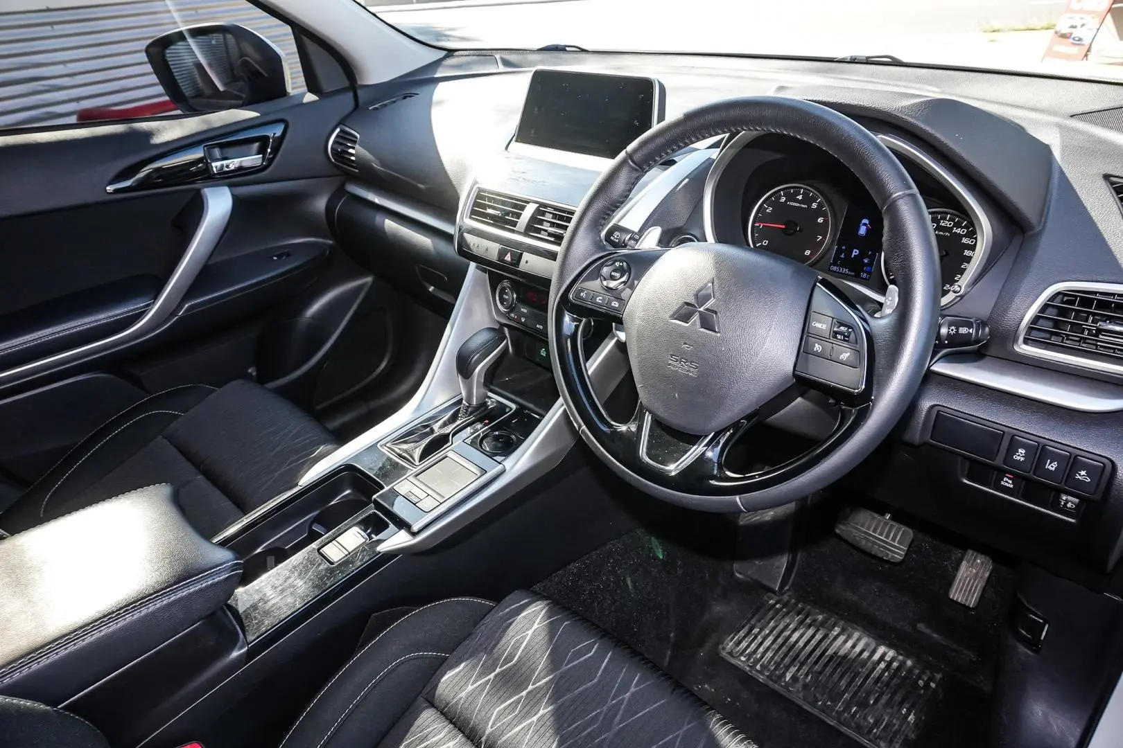 2020 Mitsubishi Eclipse Cross Gallery Image 7