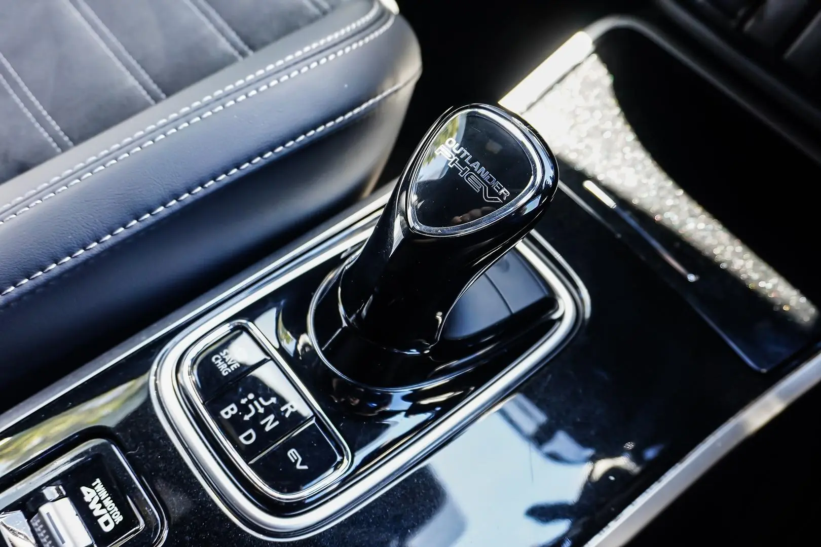 2021 Mitsubishi Outlander Gallery Image 24