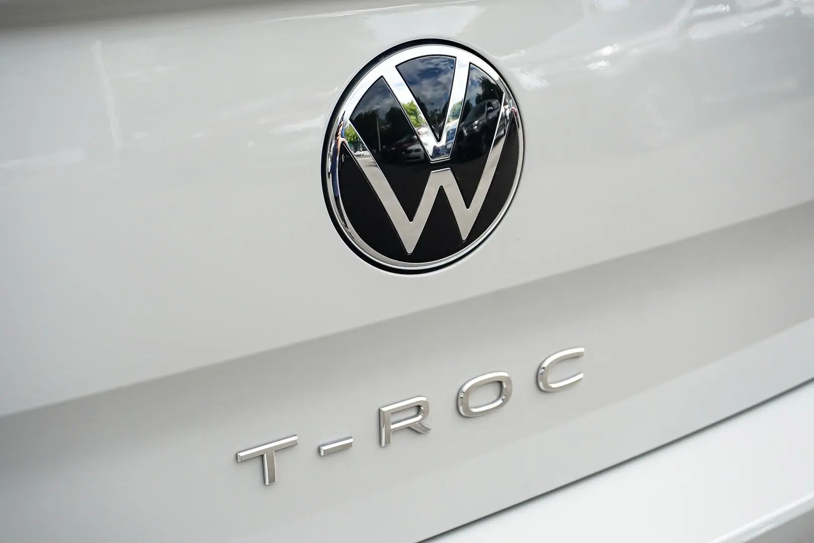 2025 Volkswagen T-Roc Gallery Image 16