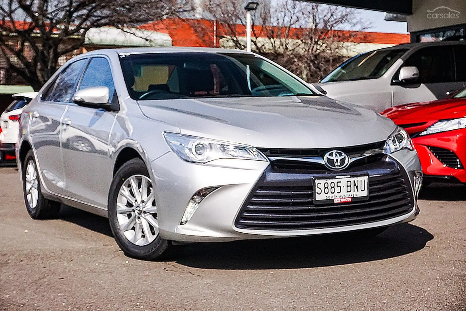 2016 Toyota Camry Image 2