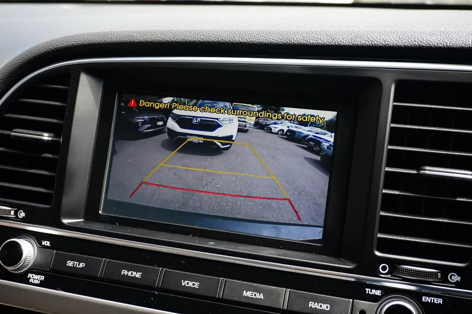 2018 Hyundai Elantra Gallery Image 22