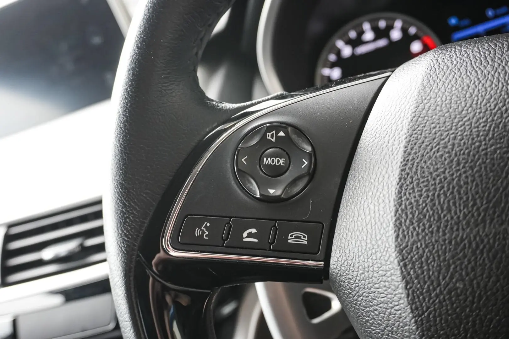 2019 Mitsubishi Eclipse Cross Gallery Image 19