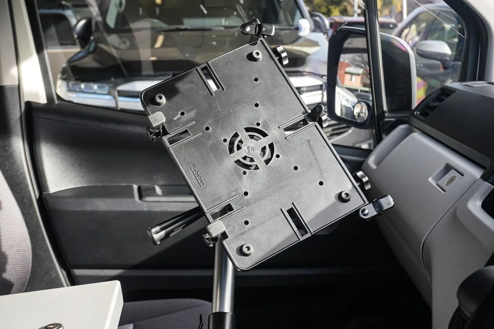 2019 Toyota Hiace Gallery Image 23