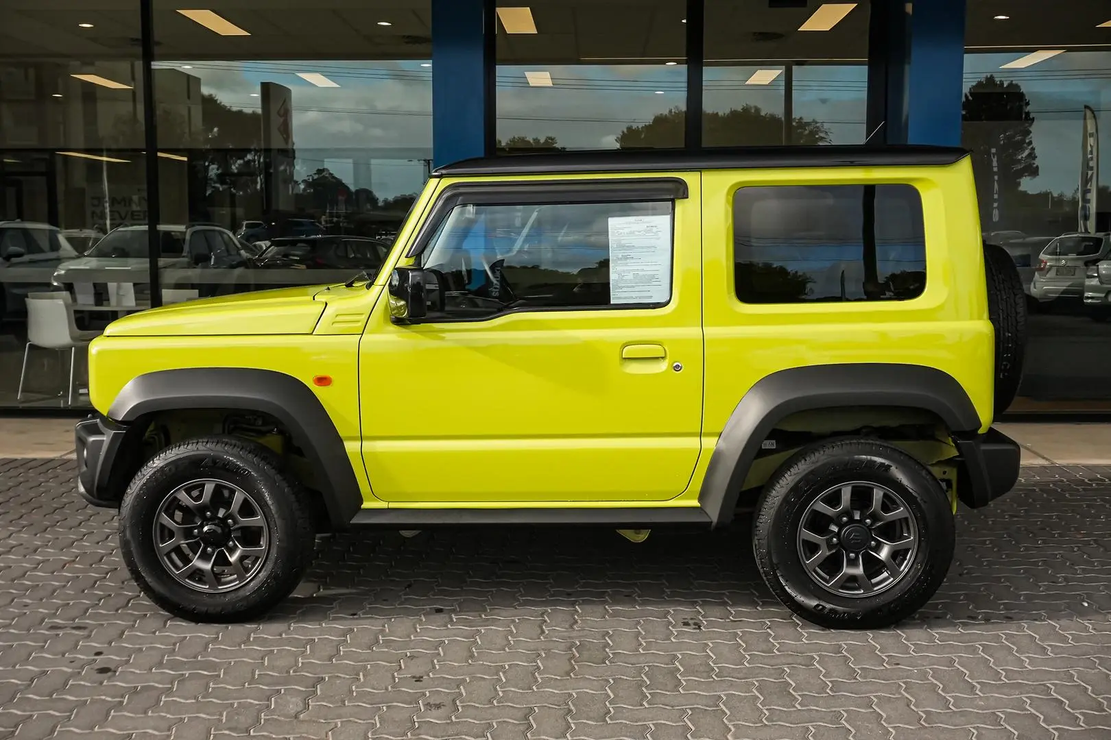 2024 Suzuki Jimny Gallery Image 4