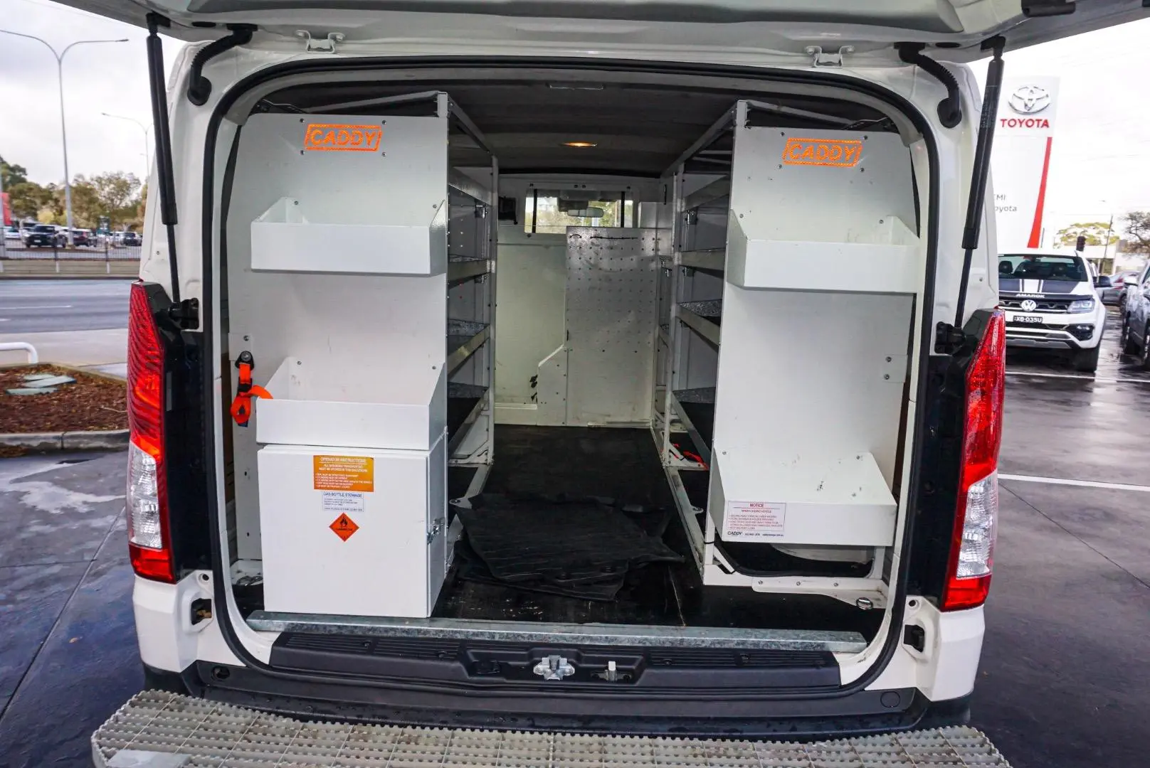 2020 Toyota Hiace Gallery Image 13