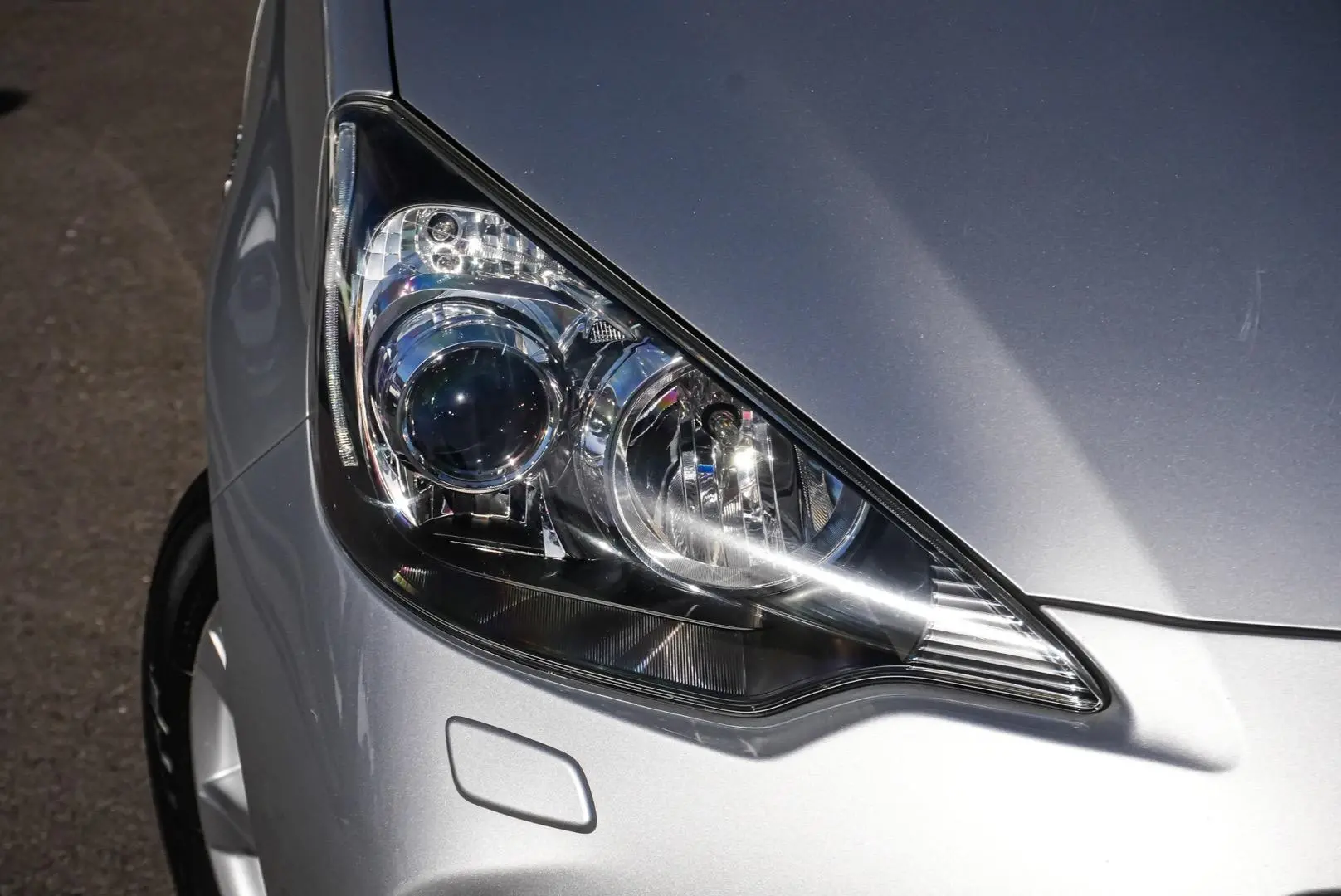 2012 Toyota Prius C Gallery Image 11