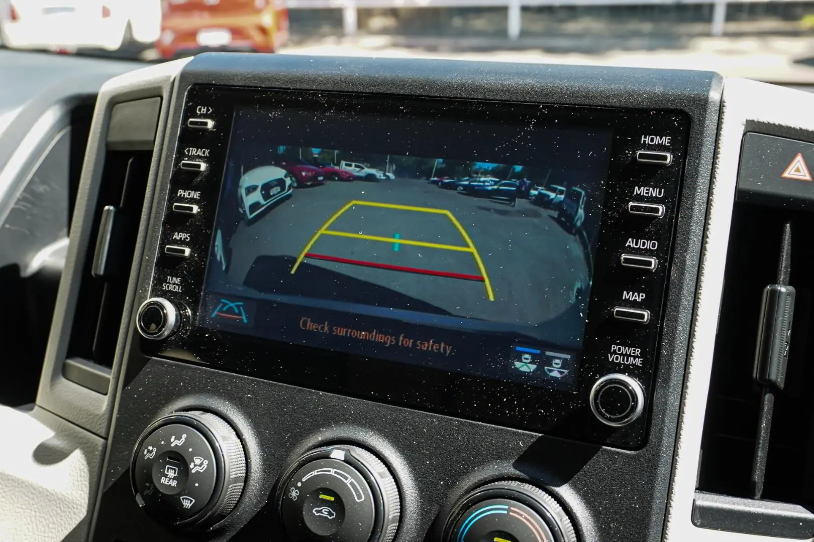 2021 Toyota Hiace Gallery Image 21