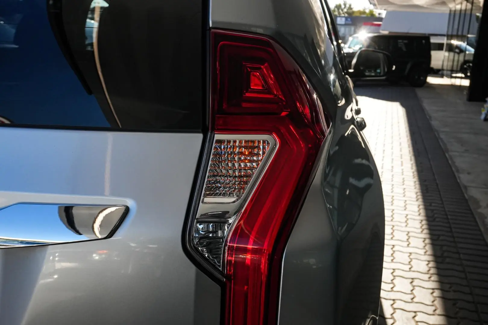 2018 Mitsubishi Pajero Sport Gallery Image 14