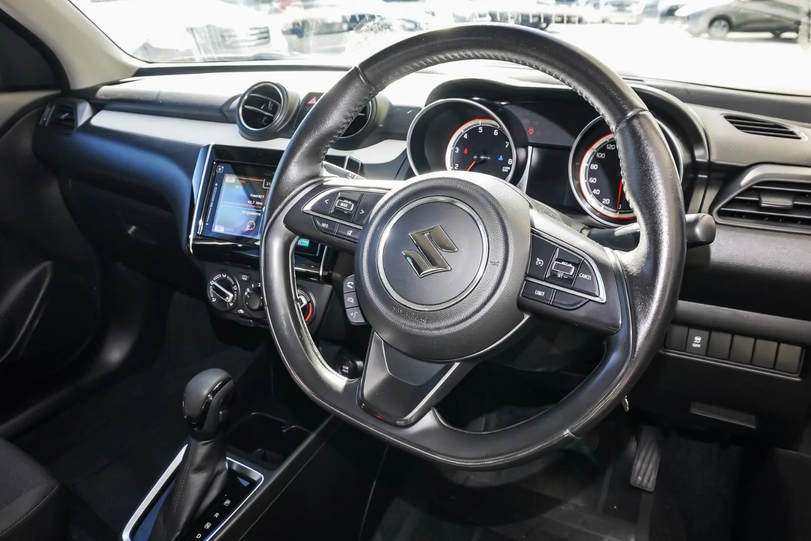 2020 Suzuki Swift Gallery Image 7