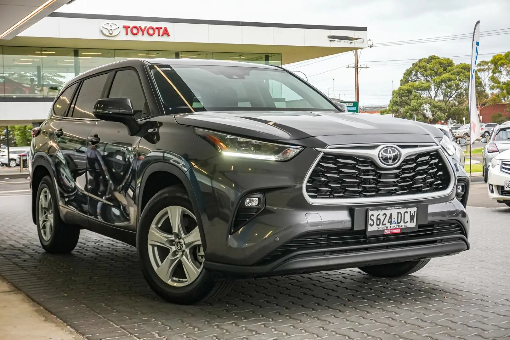 2024 Toyota Kluger Gallery Image 2