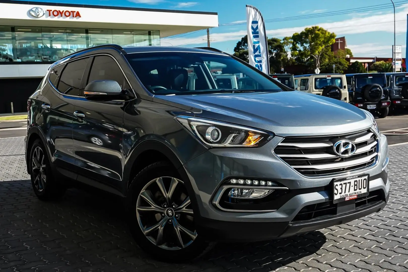 2017 Hyundai Santa Fe Gallery Image 1
