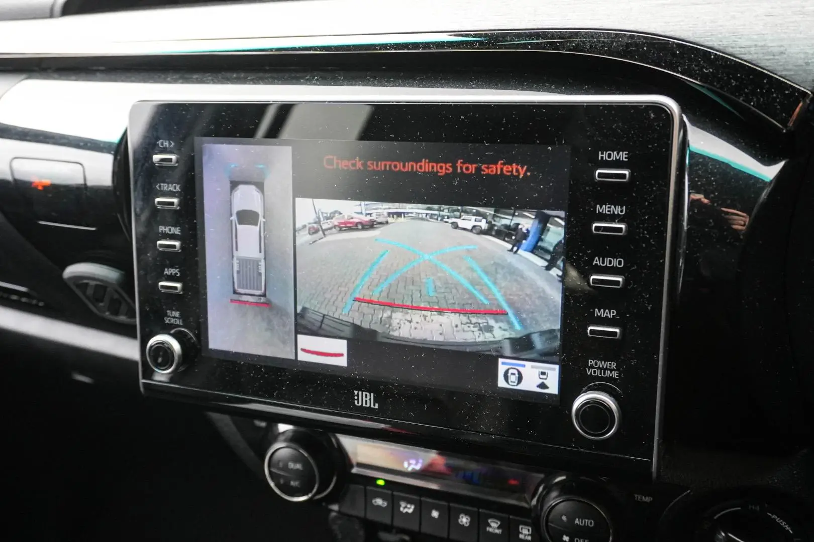 2022 Toyota Hilux Gallery Image 22
