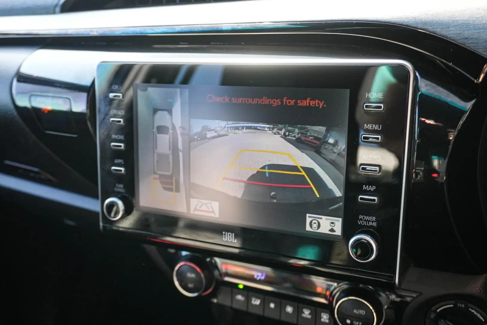 2022 Toyota Hilux Gallery Image 24