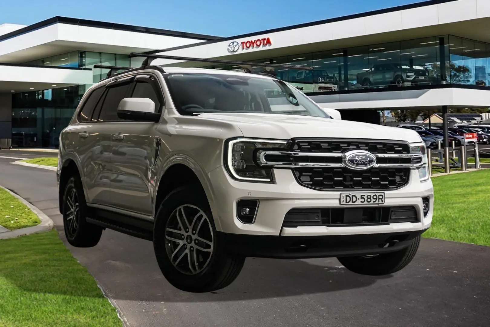 2024 Ford Everest Gallery Image 1