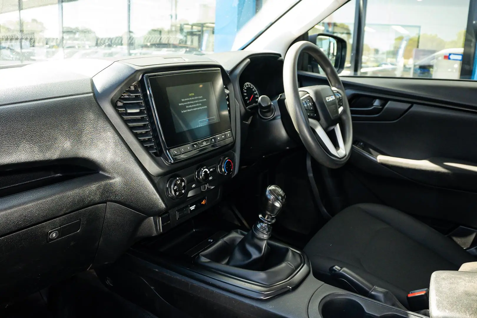 2023 Isuzu D-MAX Gallery Image 8