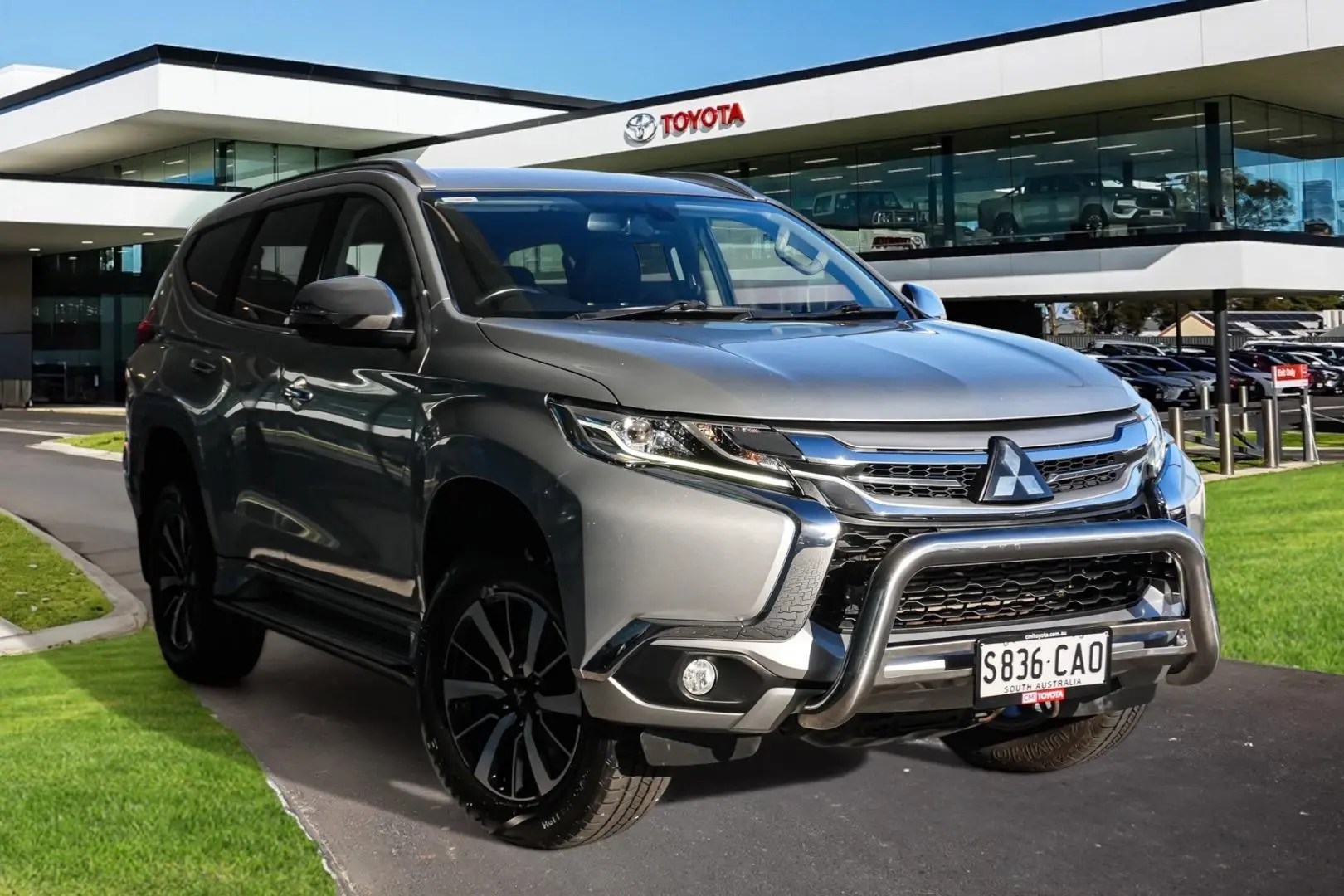 2018 Mitsubishi Pajero Sport Gallery Image 24