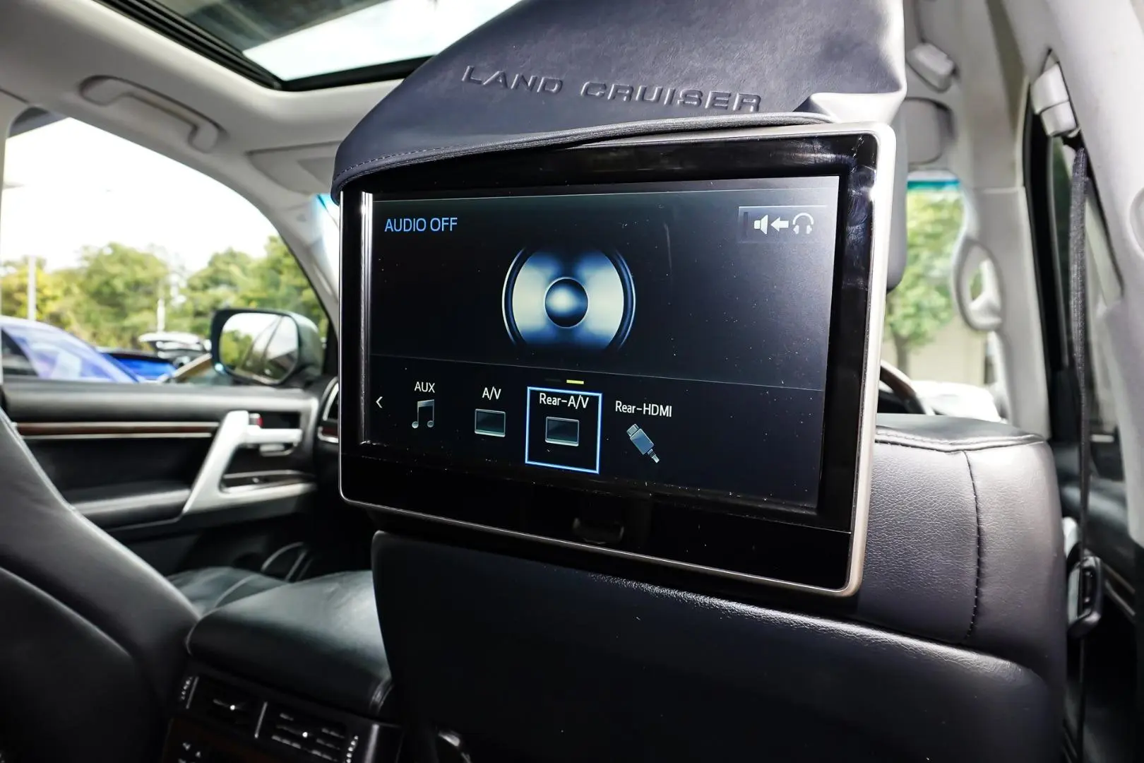 2018 Toyota Landcruiser Gallery Image 7