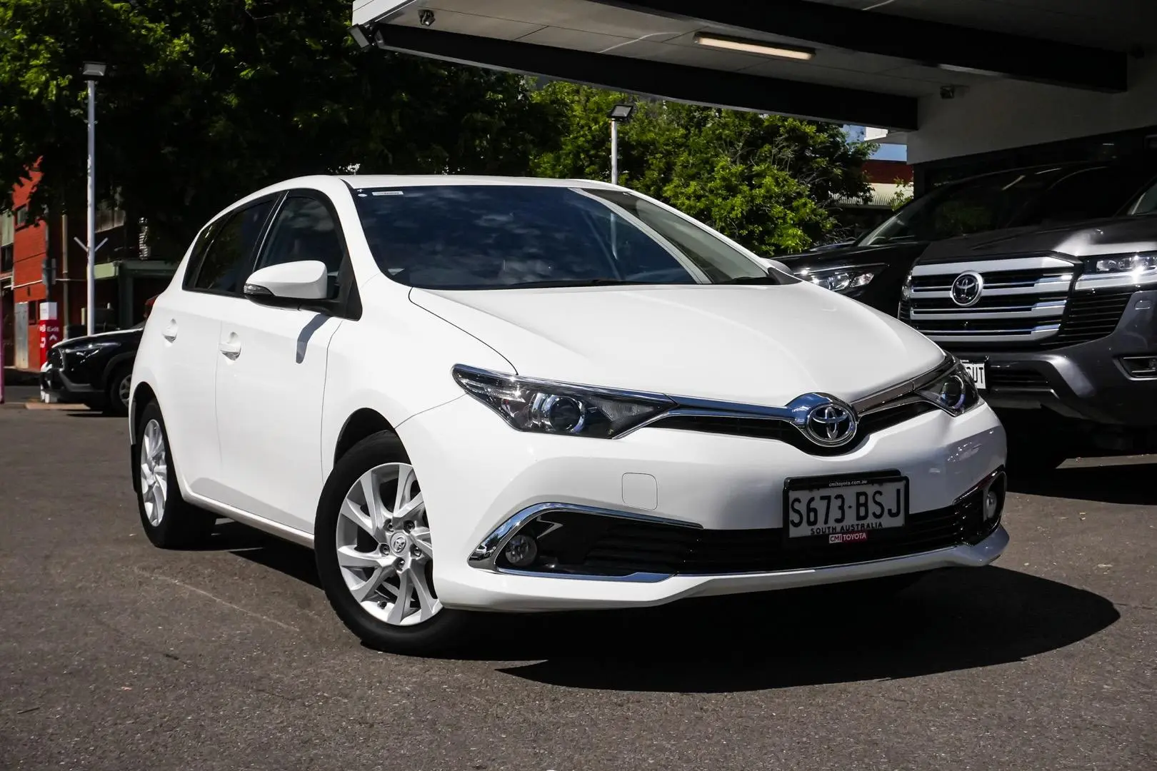 2017 Toyota Corolla Gallery Image 2