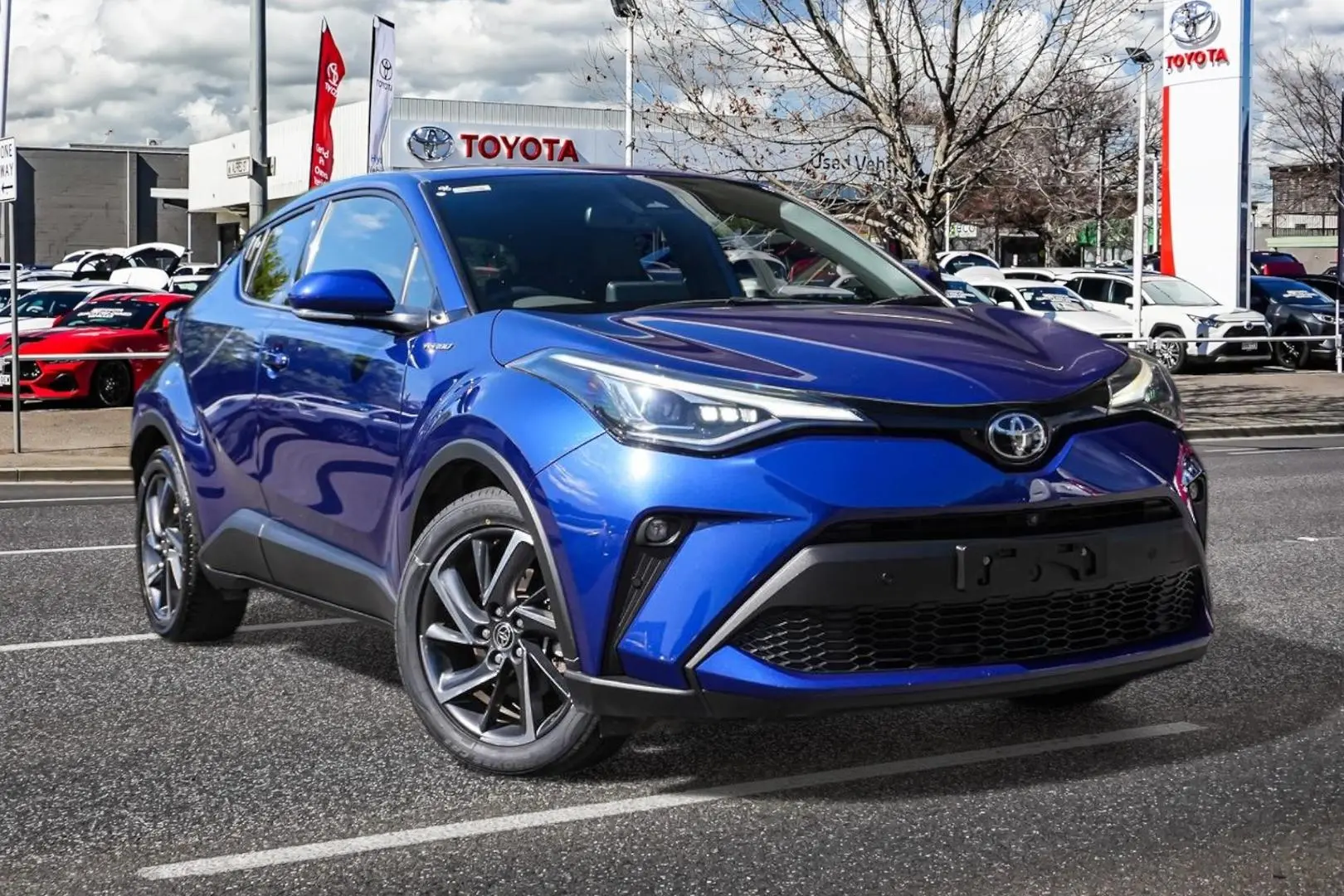 2023 Toyota C-HR Gallery Image 1