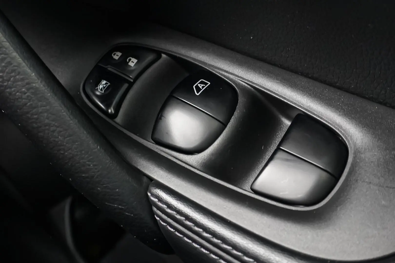 2020 Nissan X-TRAIL Gallery Image 21
