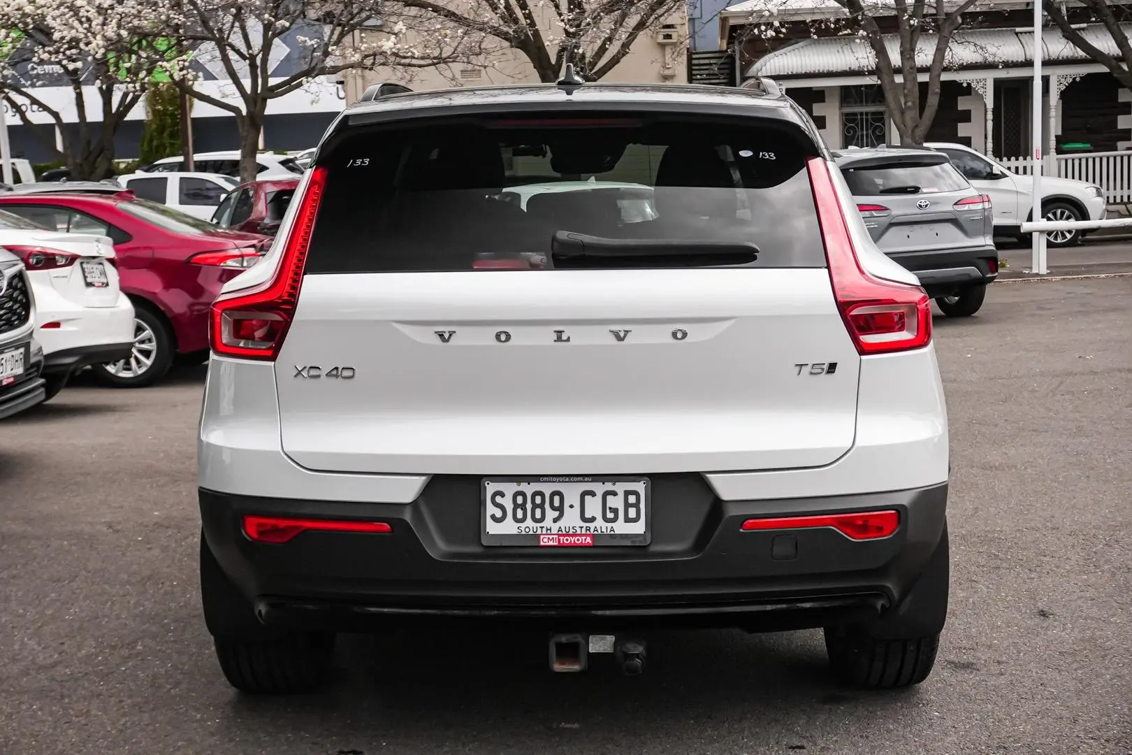 2020 Volvo XC40 Gallery Image 5