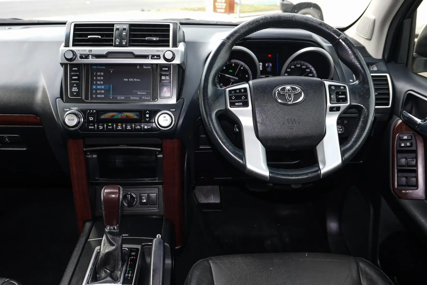 2015 Toyota Landcruiser Prado Gallery Image 9