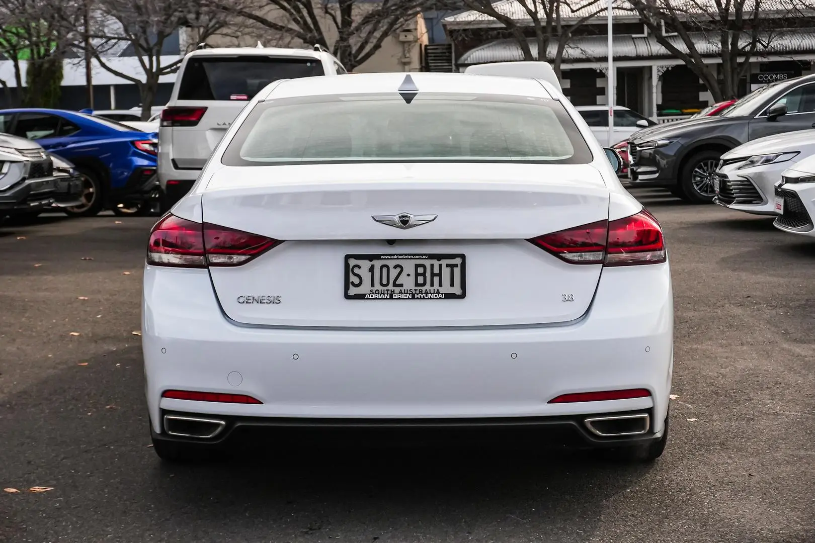 2014 Hyundai Genesis Gallery Image 6