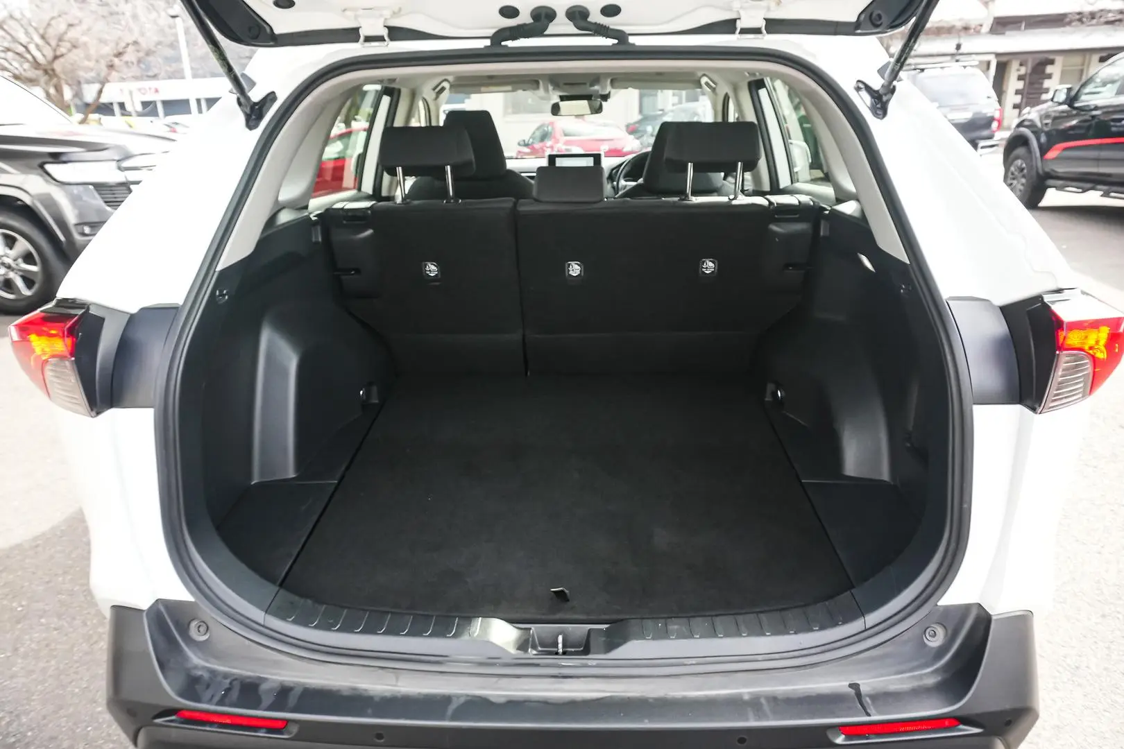 2023 Toyota RAV4 Gallery Image 9