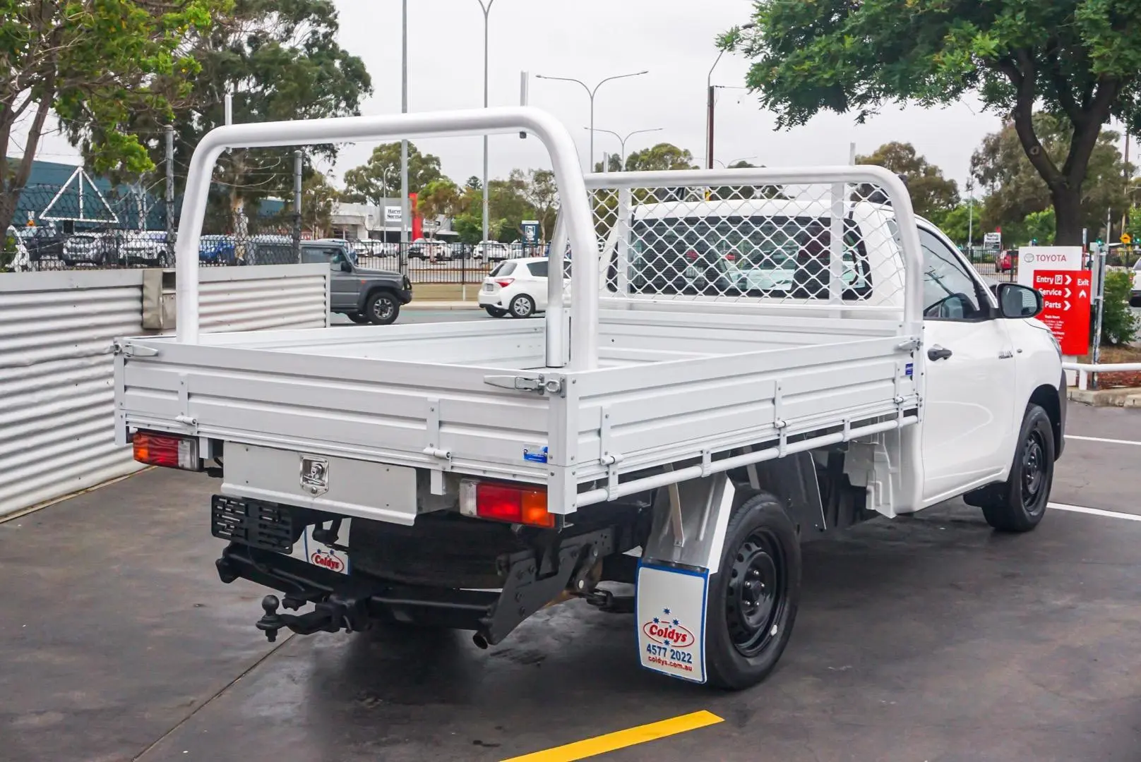 2021 Toyota Hilux Image 2