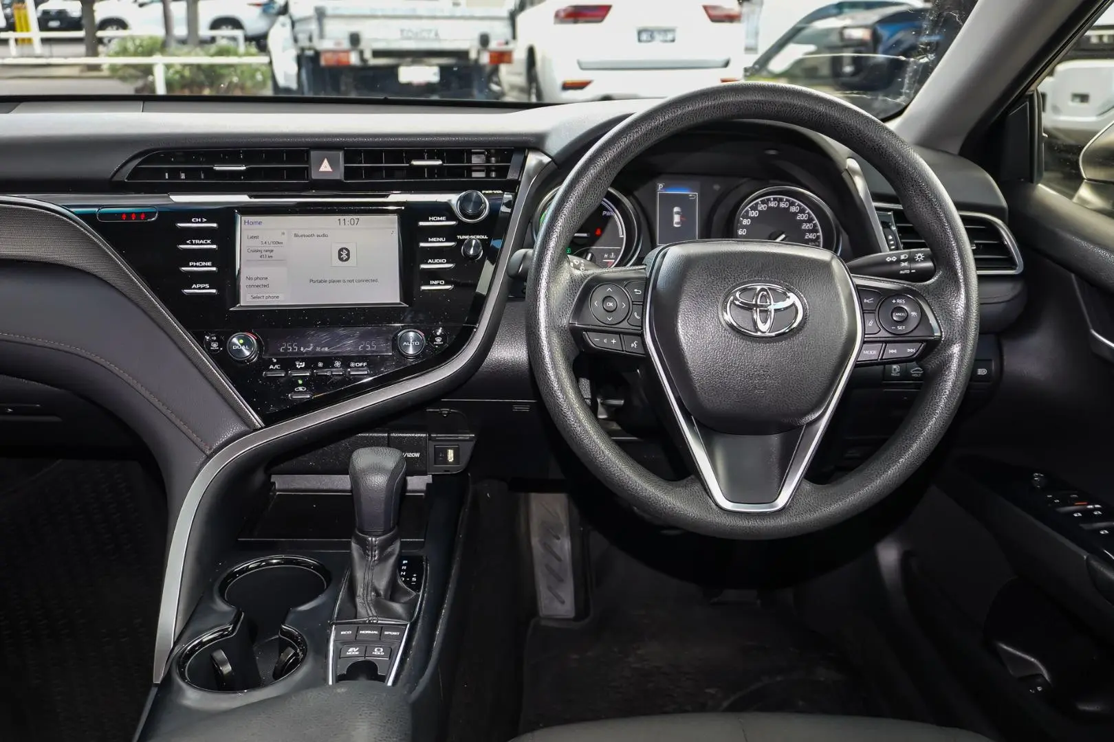 2019 Toyota Camry Gallery Image 8
