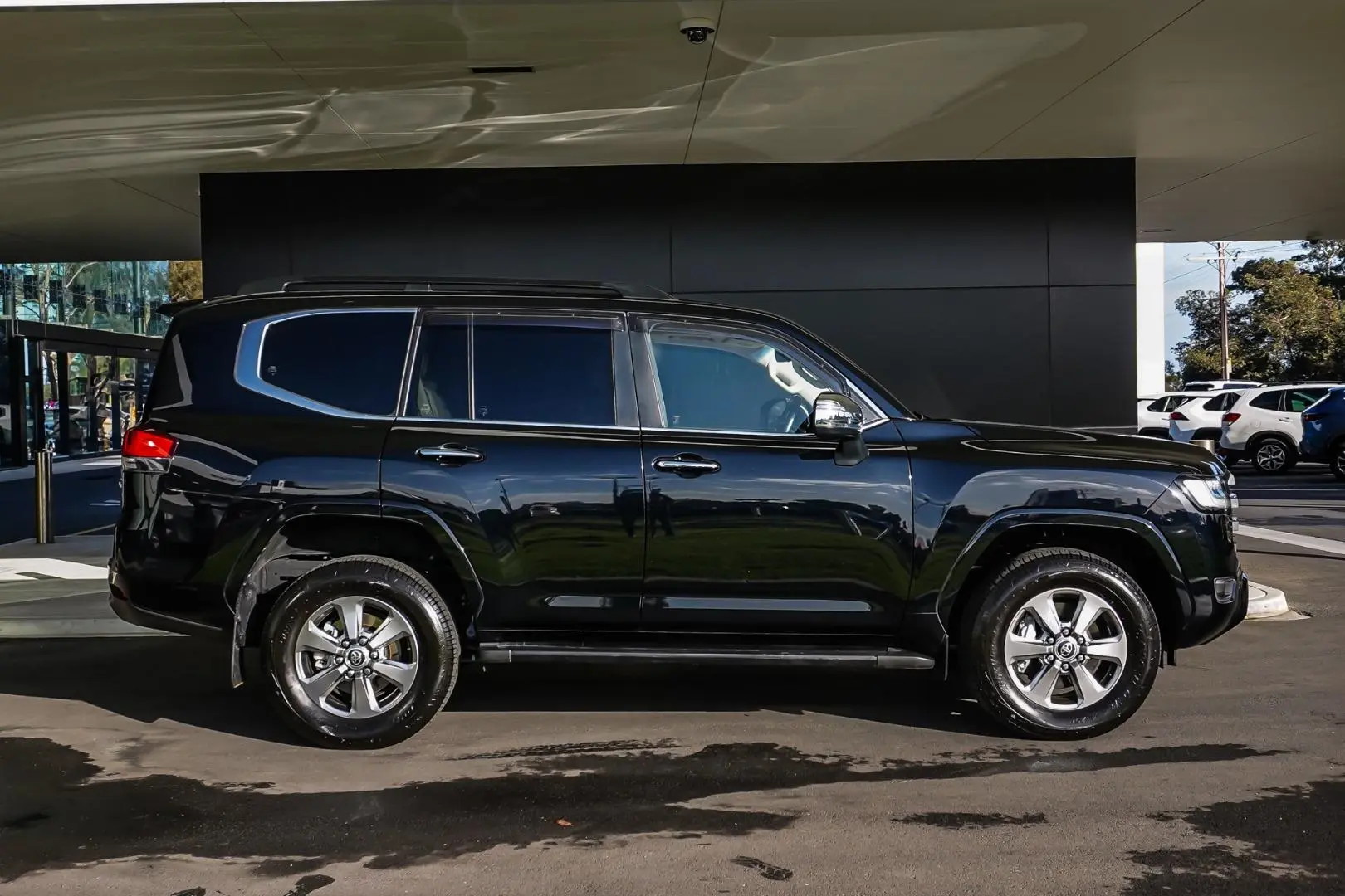 2022 Toyota Landcruiser Gallery Image 3