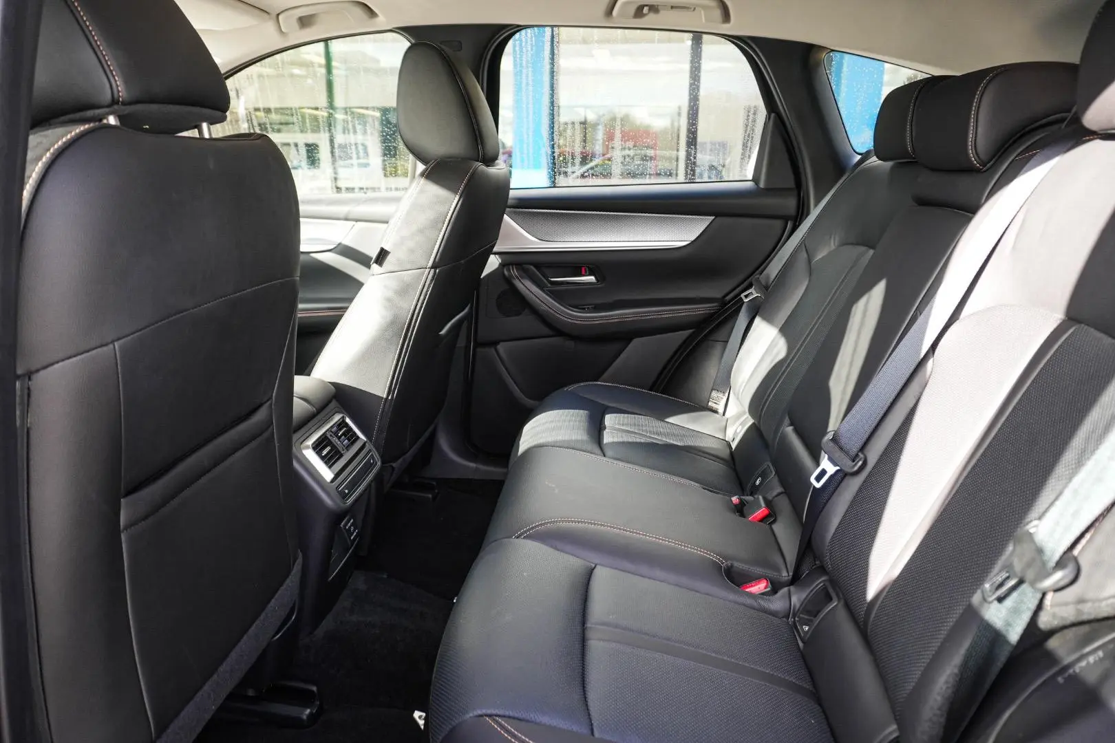 2025 Mazda CX-60 Gallery Image 8