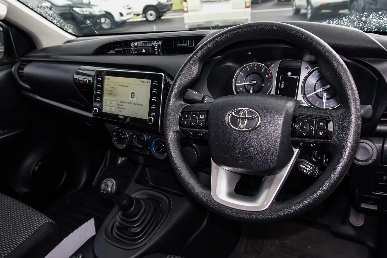 2022 Toyota Hilux Gallery Image 6