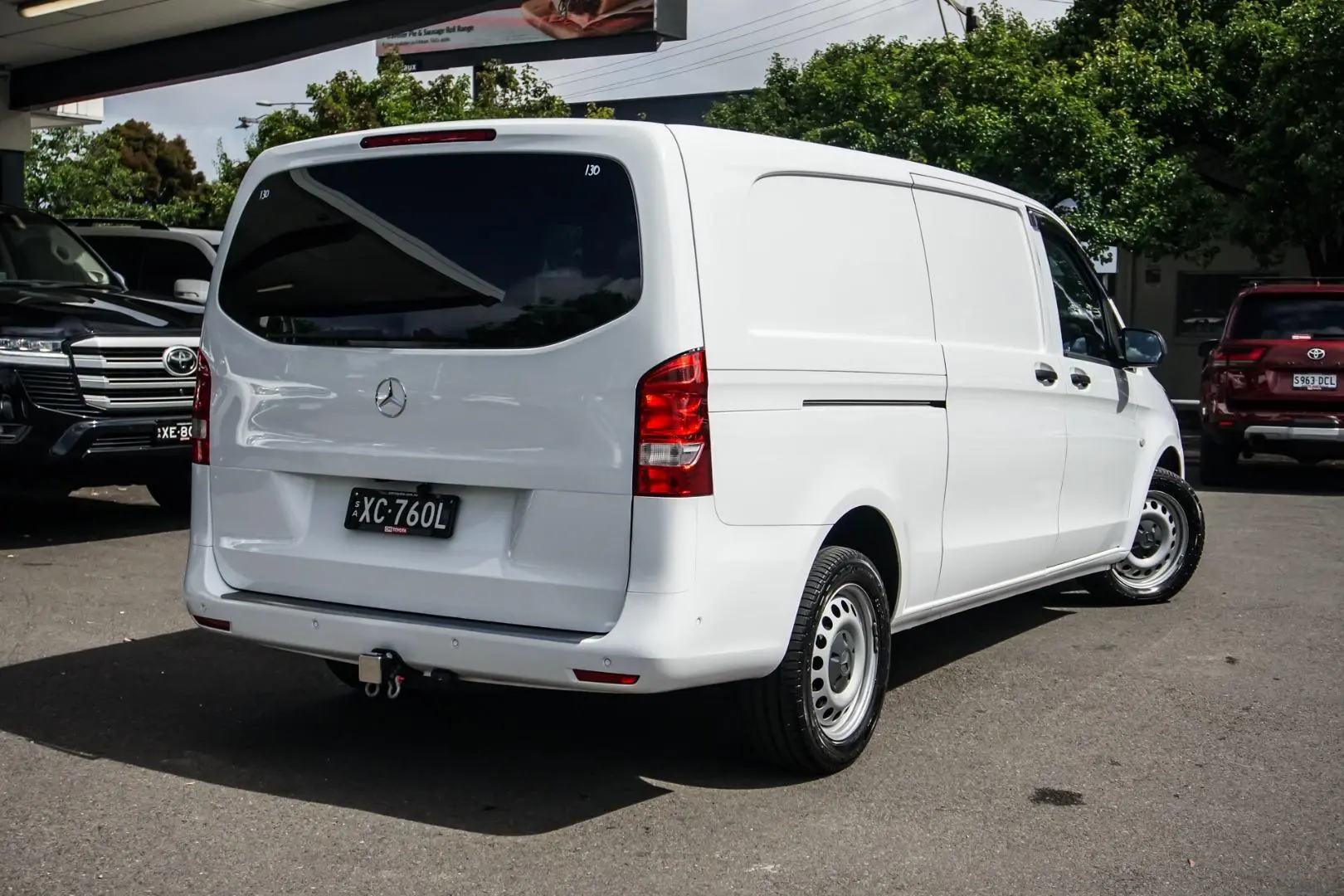 2022 Mercedes-Benz Vito Gallery Image 2