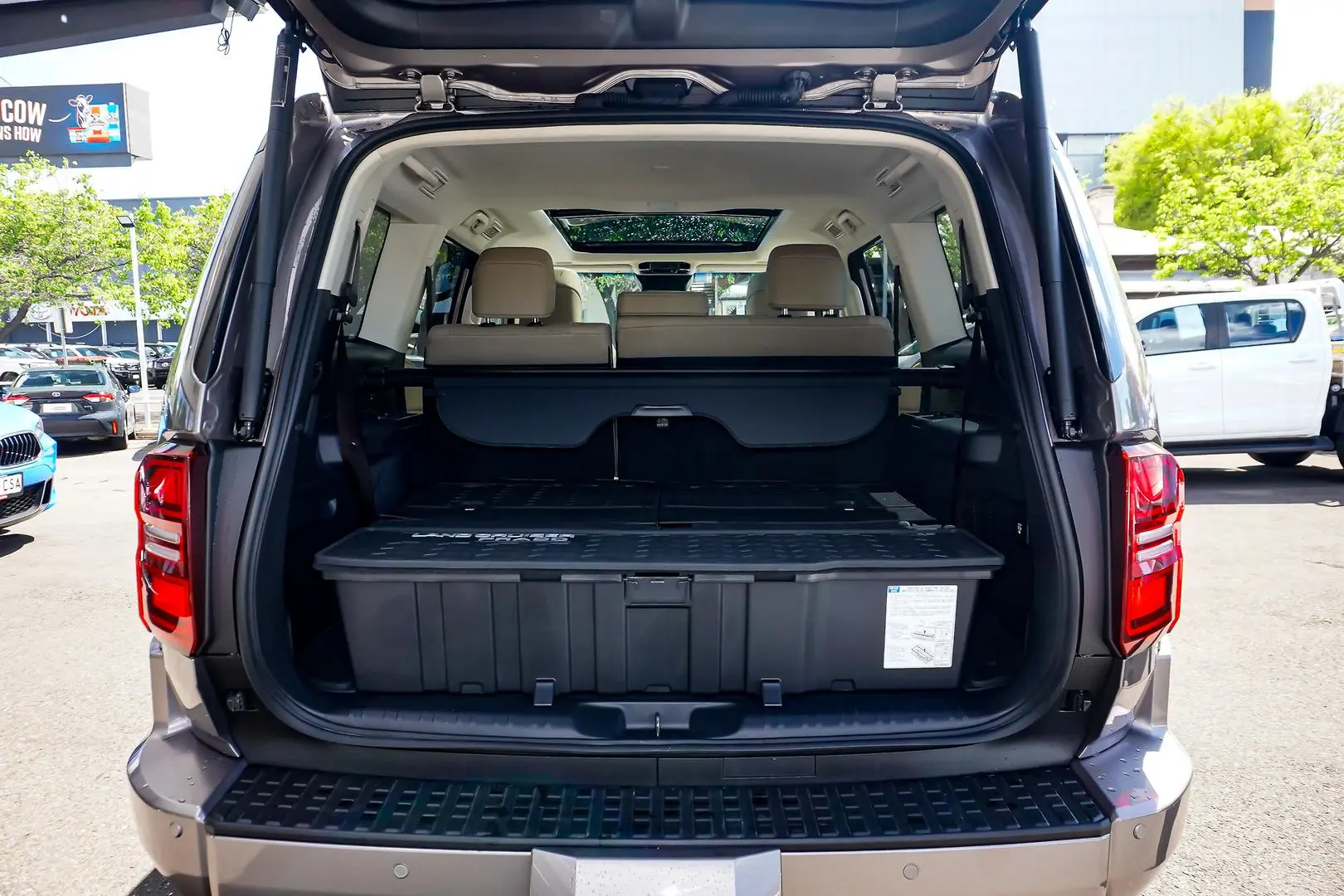 2026 Toyota Landcruiser Prado Gallery Image 10